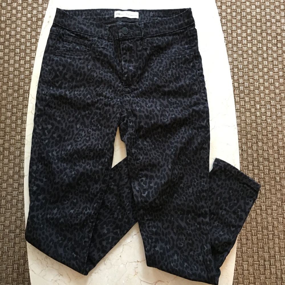 GAP Leopard Jeans